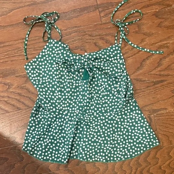 Romwe NWT green floral knotted peplum cami, large - Picture 2 of 5